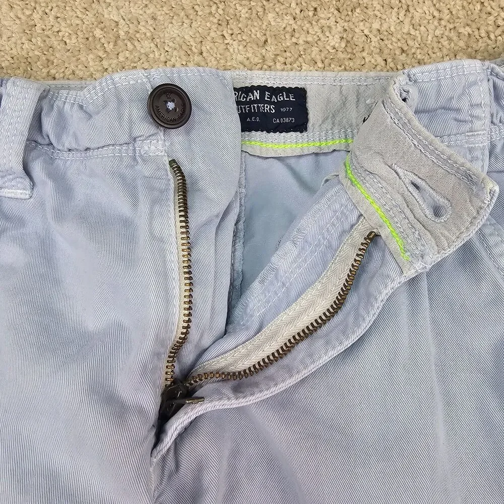 American Eagle Mens 28 Light Blue Seersucker Cargo Shorts Y2K Utility
